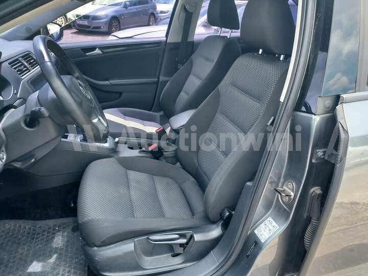 Volkswagen Jetta 2014 — 36
