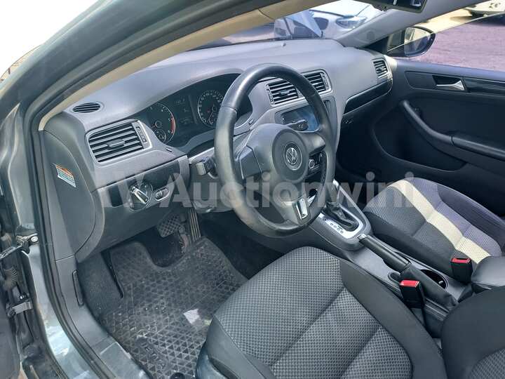 Volkswagen Jetta 2014 — 37