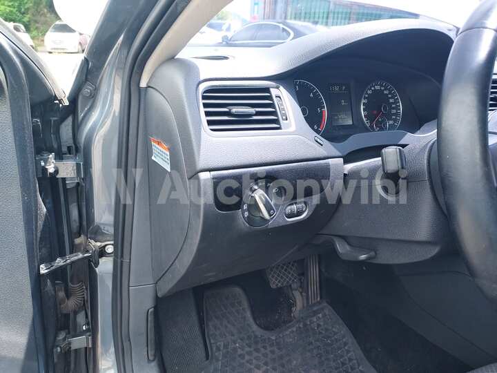 Volkswagen Jetta 2014 — 40