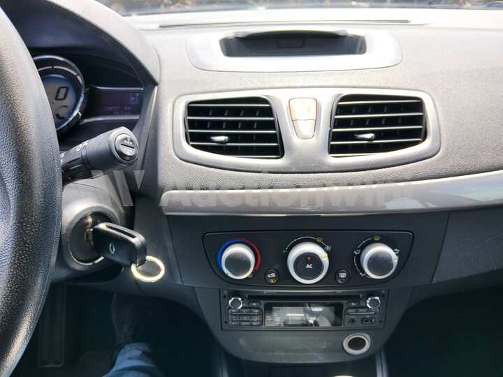 Renault SM3 2015 — 40