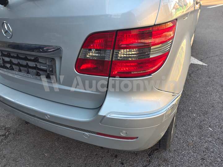 Mercedes Benz B Class 2008 — 13