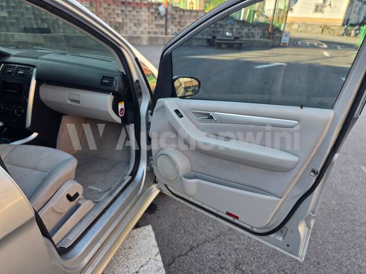 Mercedes Benz B Class 2008 — 44
