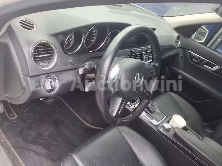 Mercedes Benz C Class 2014 — 13