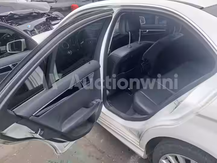 Mercedes Benz C Class 2014 — 24