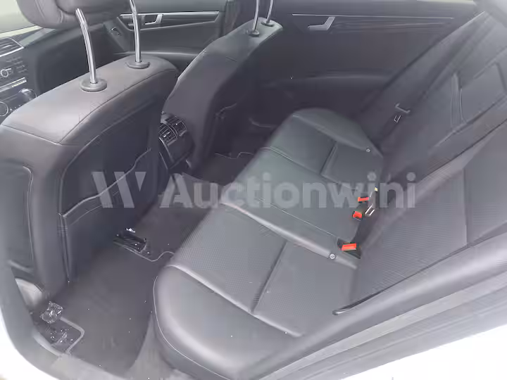 Mercedes Benz C Class 2014 — 25