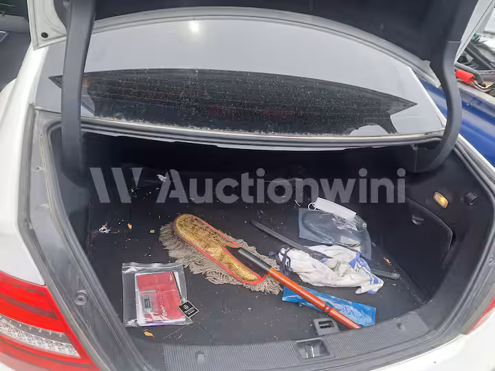 Mercedes Benz C Class 2014 — 26