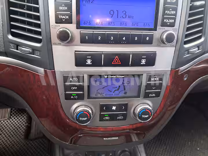 Hyundai SantaFe 2010 — 23