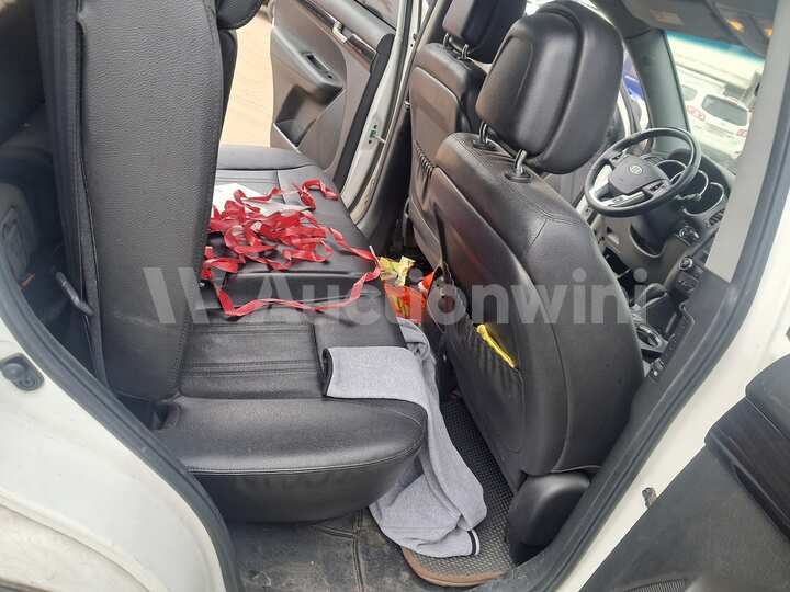 Kia Sorento 2011 — 30