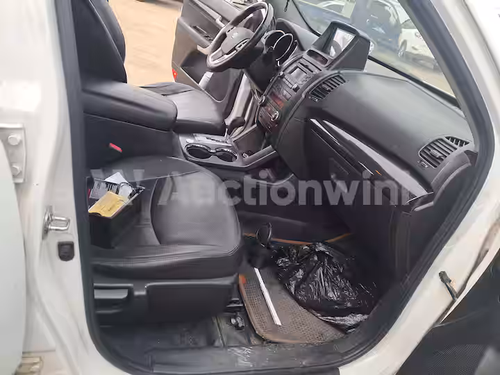 Kia Sorento 2011 — 32