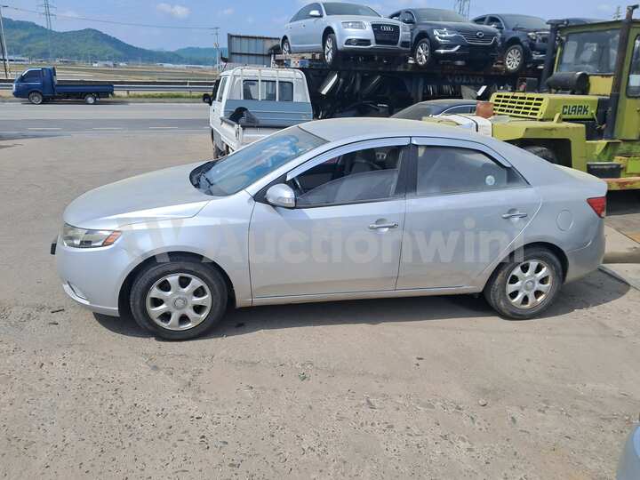 Kia Forte 2010 — 2