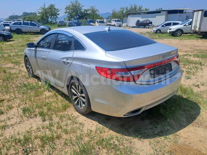 Hyundai Grandeur 2011 — 3