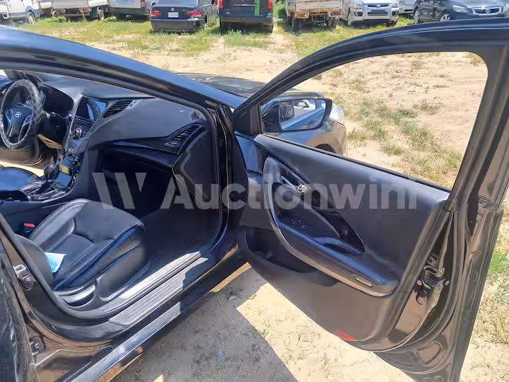 Hyundai Grandeur 2012 — 32