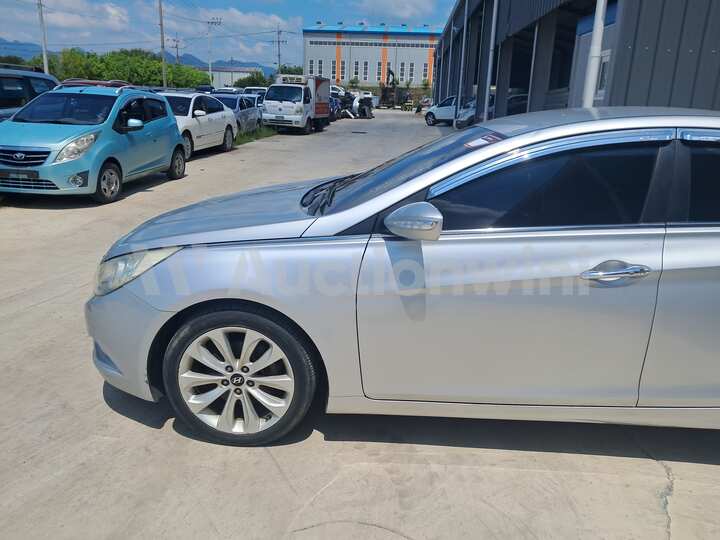 Hyundai Sonata 2010 — 2