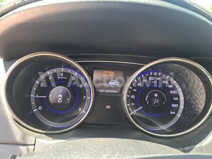 Hyundai Sonata 2010 — 17
