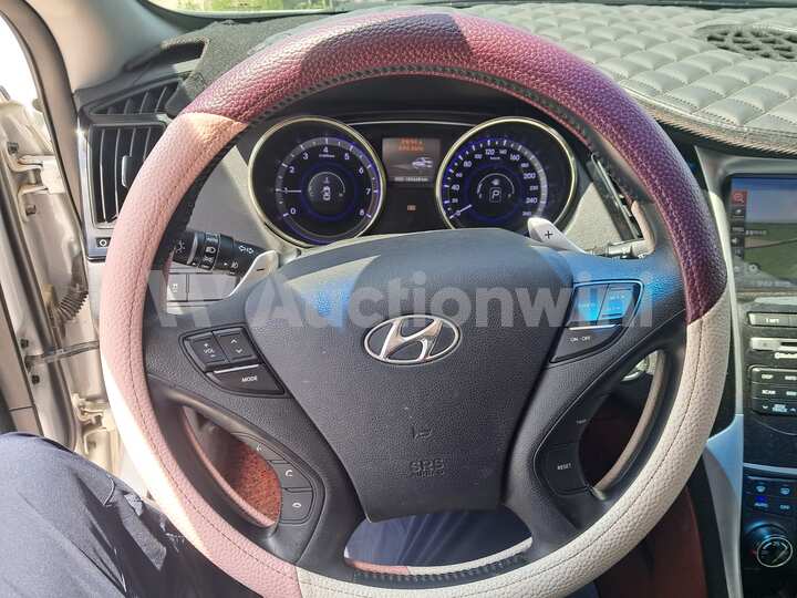 Hyundai Sonata 2010 — 18