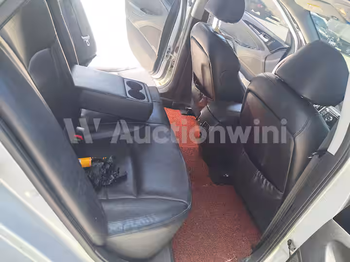 Hyundai Sonata 2010 — 34