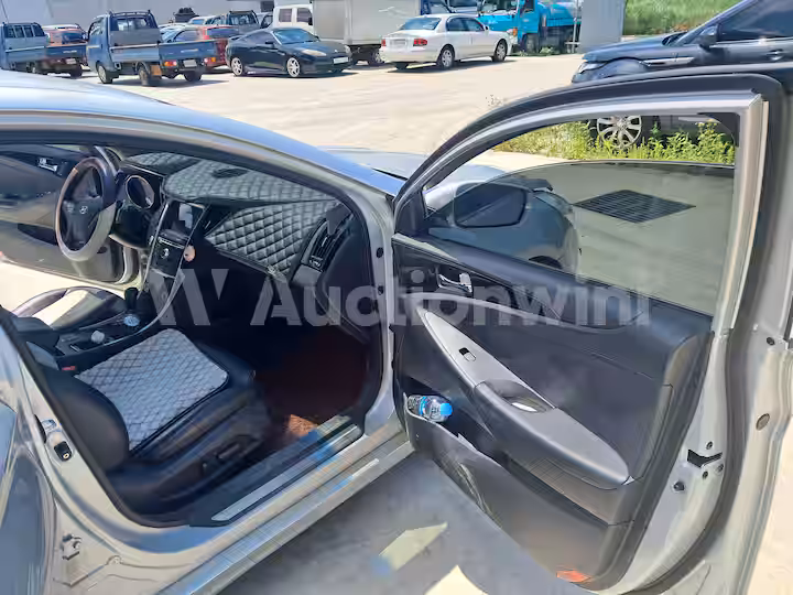 Hyundai Sonata 2010 — 35