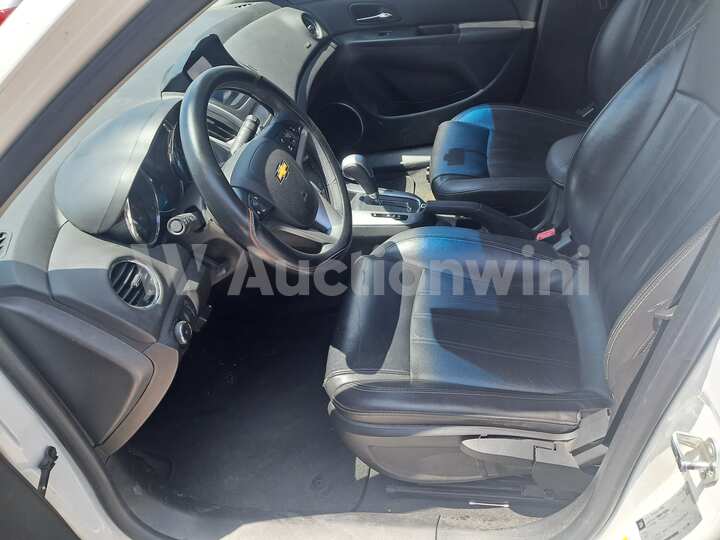 Chevrolet Cruze 2014 — 24