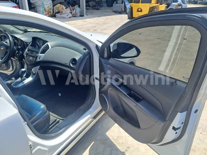 Chevrolet Cruze 2014 — 34