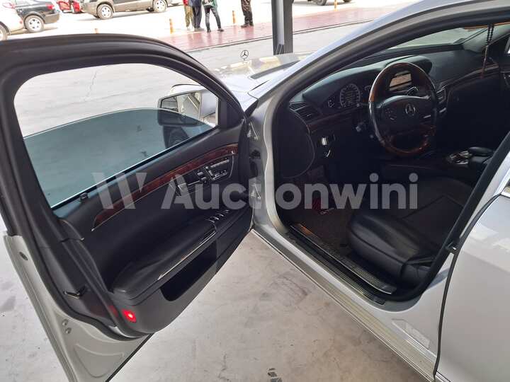 Mercedes Benz S Class 2010 — 33