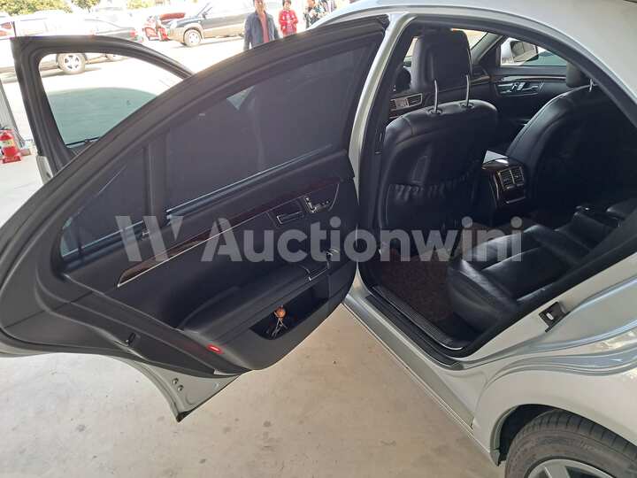 Mercedes Benz S Class 2010 — 35
