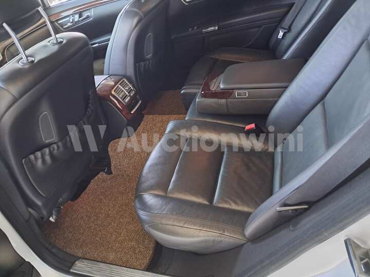 Mercedes Benz S Class 2010 — 36