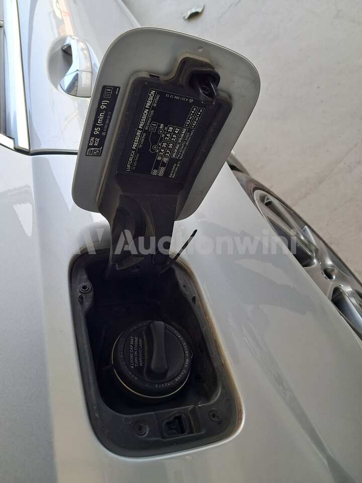 Mercedes Benz S Class 2010 — 39