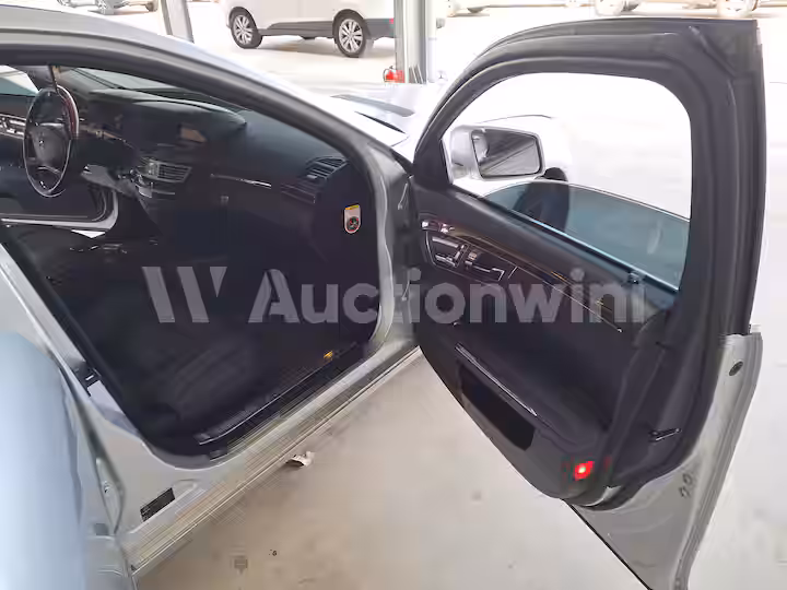 Mercedes Benz S Class 2010 — 42