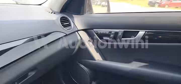 Mercedes Benz C Class 2012 — 12