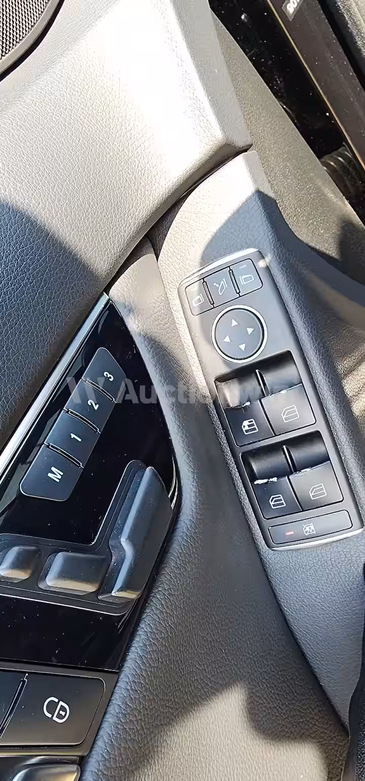 Mercedes Benz C Class 2012 — 19