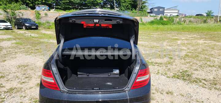 Mercedes Benz C Class 2012 — 33