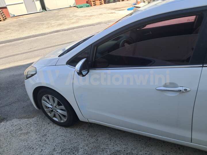 Kia K3 2015 — 3