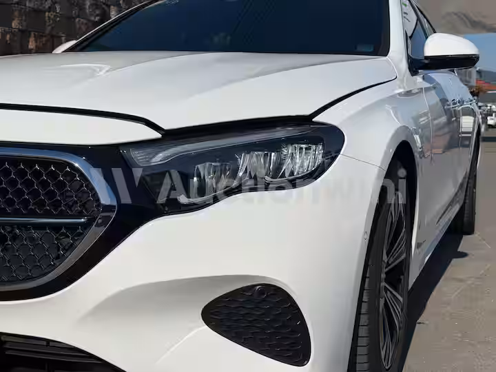 Mercedes Benz E Class 2025 — 12
