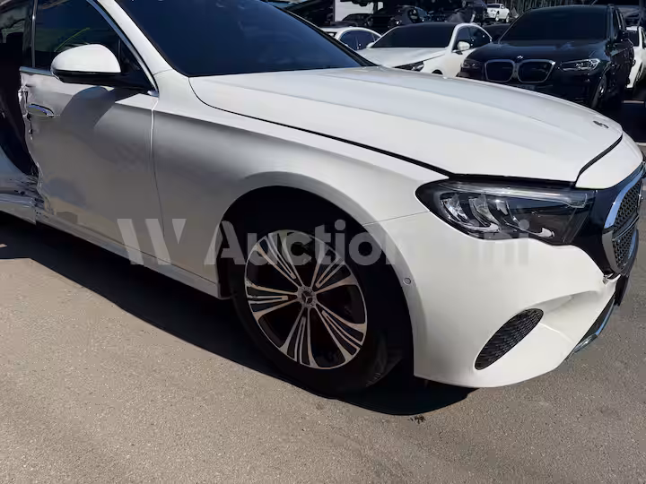 Mercedes Benz E Class 2025 — 19