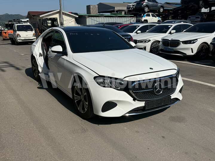 Mercedes Benz E Class 2025 — 3