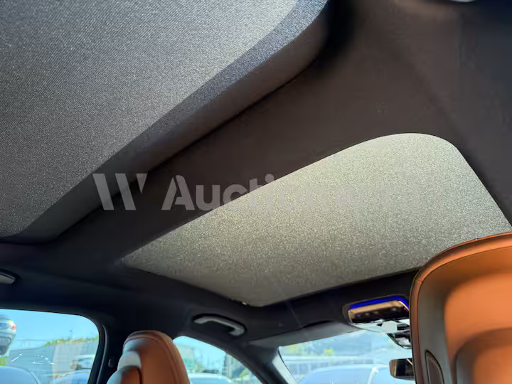 Mercedes Benz E Class 2025 — 44