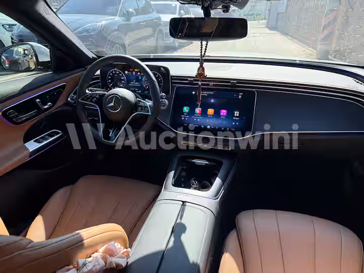 Mercedes Benz E Class 2025 — 45