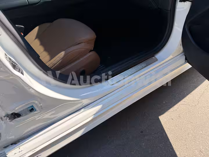 Mercedes Benz E Class 2025 — 50