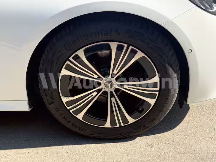 Mercedes Benz E Class 2025 — 53