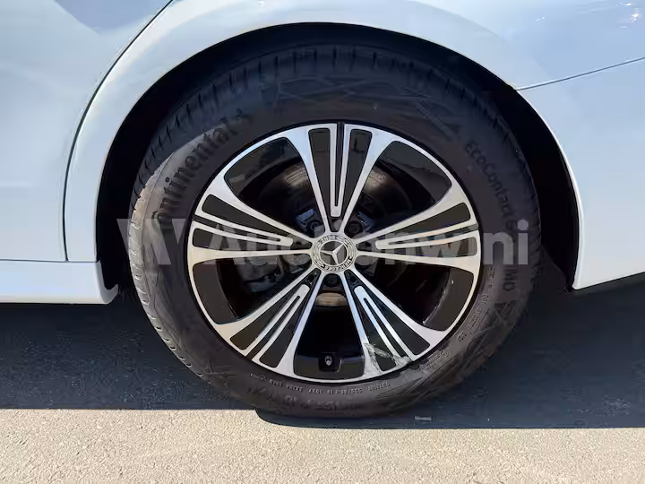 Mercedes Benz E Class 2025 — 55