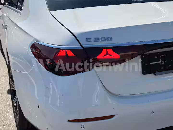 Mercedes Benz E Class 2025 — 7