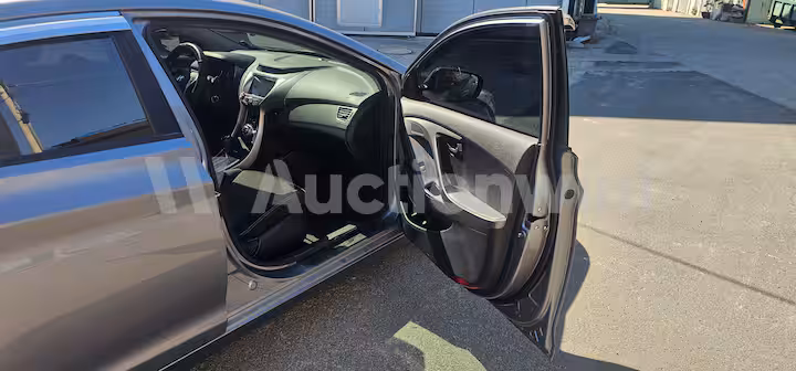 Hyundai Avante 2012 — 14