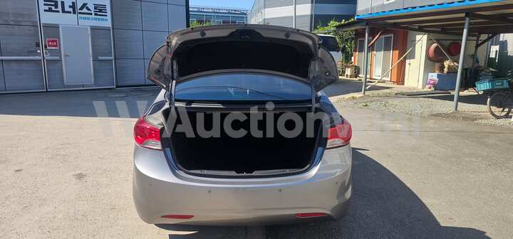 Hyundai Avante 2012 — 16