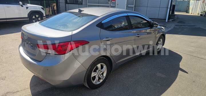 Hyundai Avante 2012 — 6