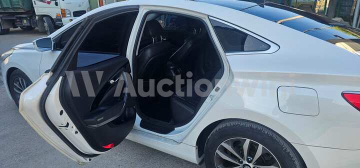 Hyundai Grandeur 2011 — 15