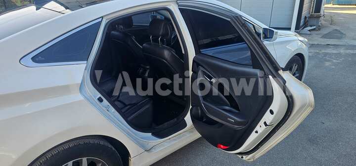 Hyundai Grandeur 2011 — 17