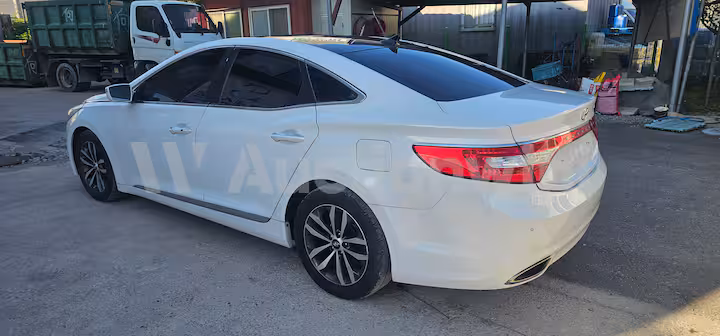 Hyundai Grandeur 2011 — 3