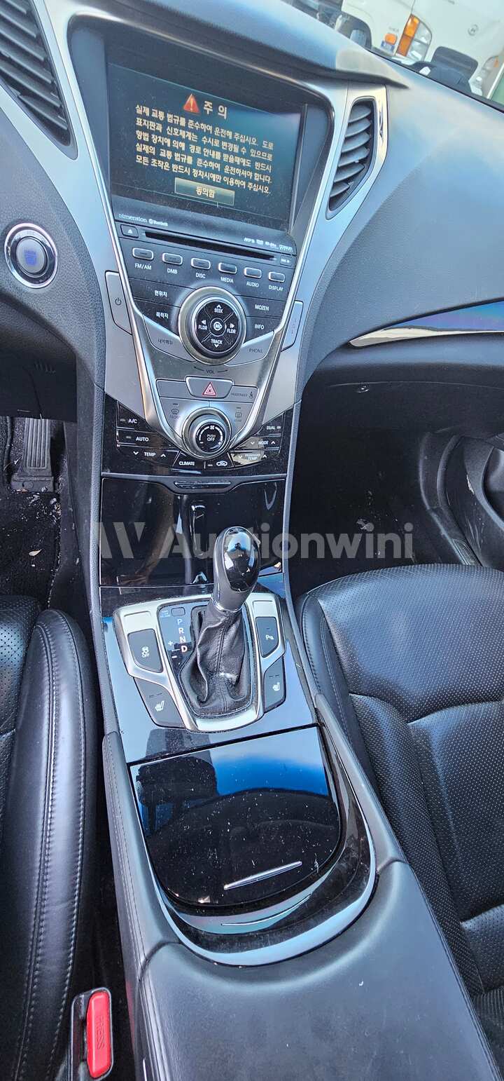Hyundai Grandeur 2011 — 10