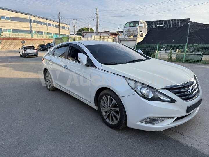 Hyundai Sonata 2013 — 2