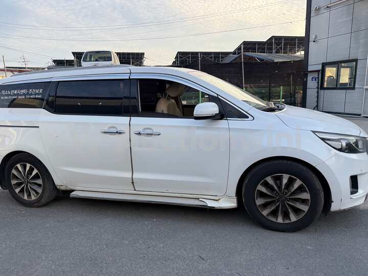 Kia Carnival 2015 — 3